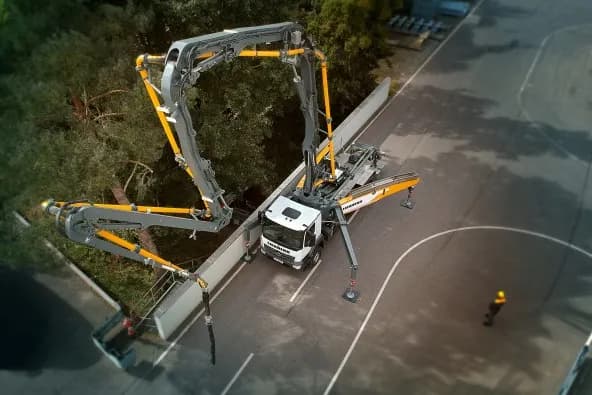 Concrete pump